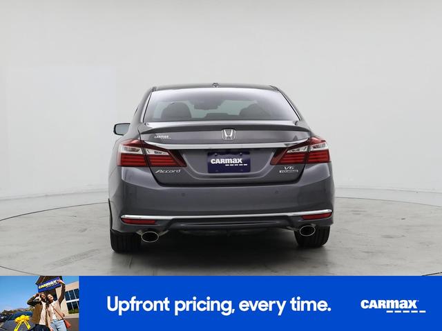 Photo of 2017 Silver Honda Accord