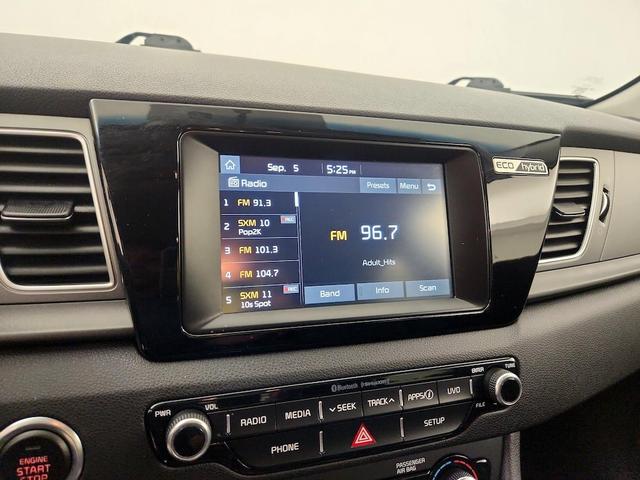Photo of 2018 White Kia Niro