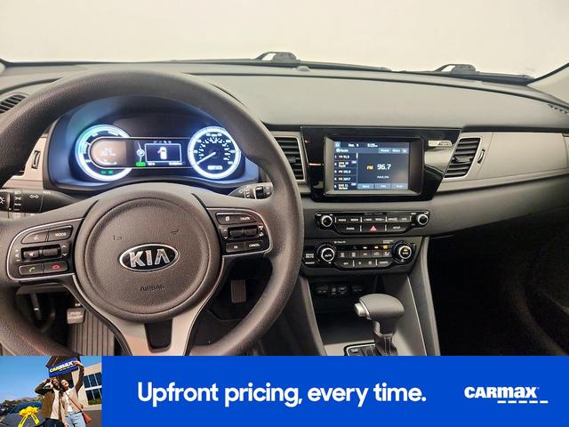 Photo of 2018 White Kia Niro