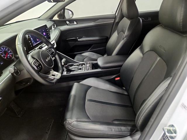 Photo of 2024 White Kia K5