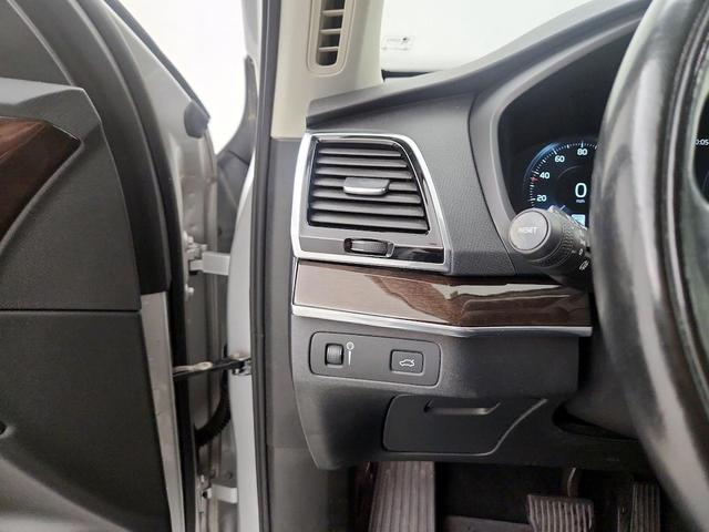 Photo of 2018 Gray Volvo XC90