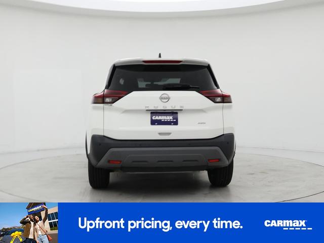 Photo of 2023 White Nissan Rogue
