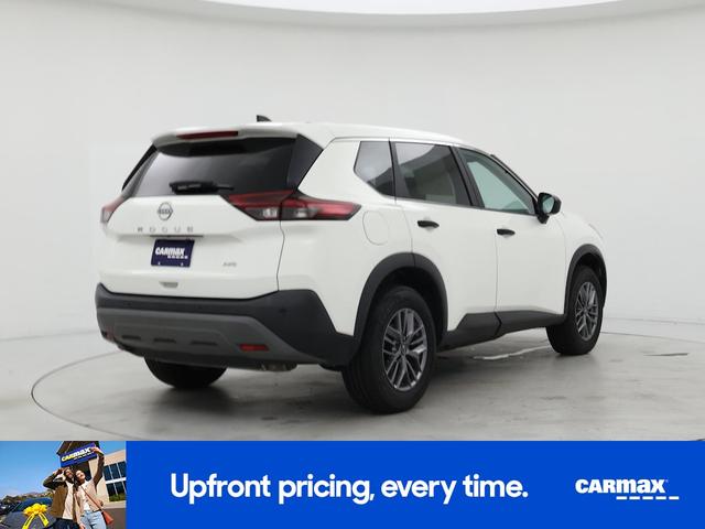Photo of 2023 White Nissan Rogue