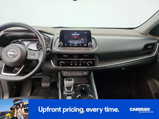 Photo of 2023 White Nissan Rogue