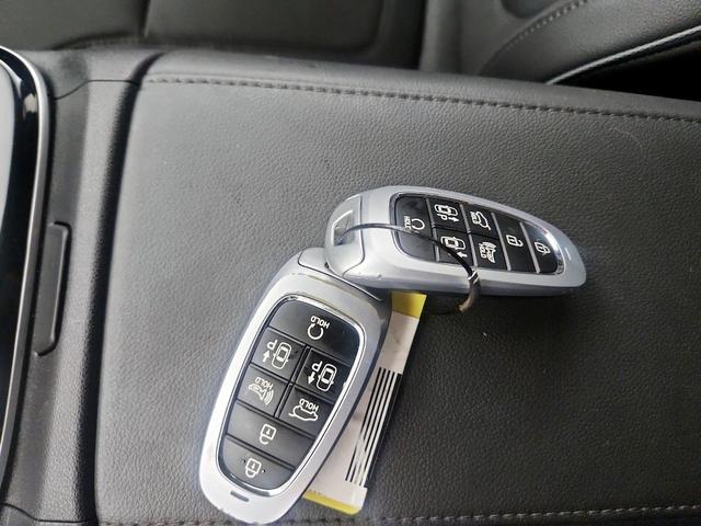 Photo of 2023 Black Hyundai TUCSON