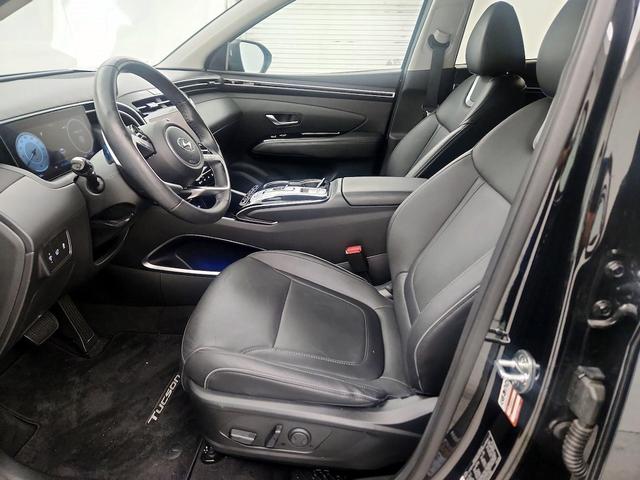 Photo of 2023 Black Hyundai TUCSON