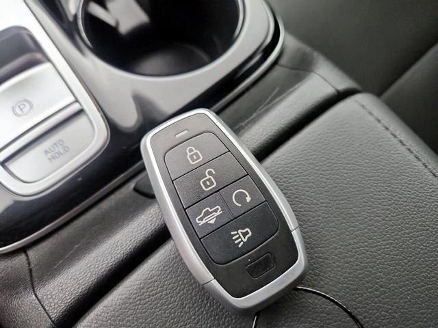 Photo of 2023 Gray Hyundai TUCSON