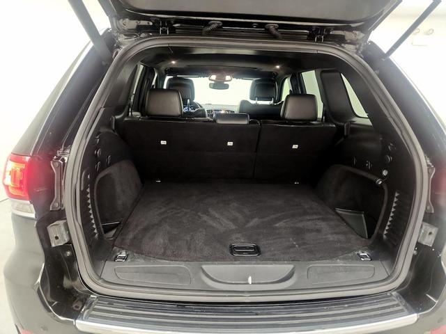 Photo of 2020 Black Jeep Grand Cherokee