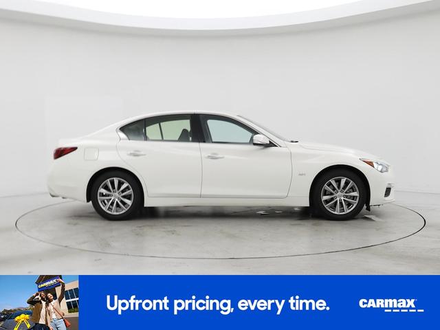 Photo of 2019 White INFINITI Q50