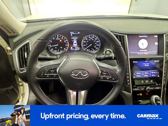 Photo of 2019 White INFINITI Q50