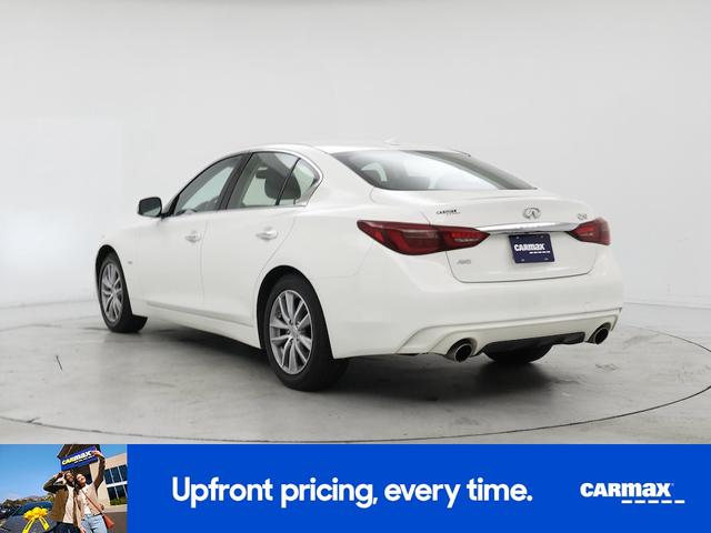 Photo of 2019 White INFINITI Q50