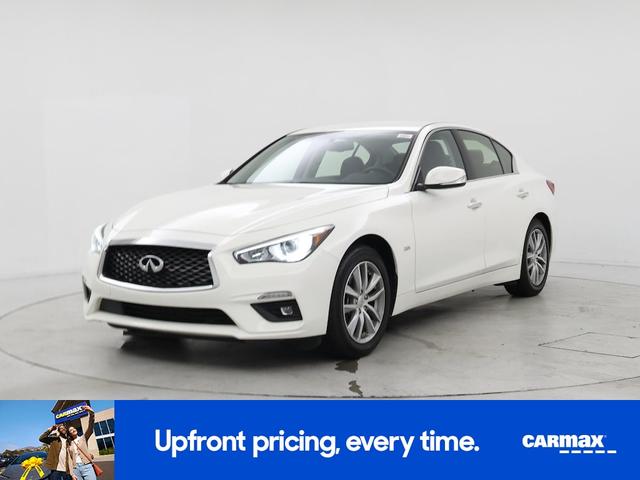 Photo of 2019 White INFINITI Q50