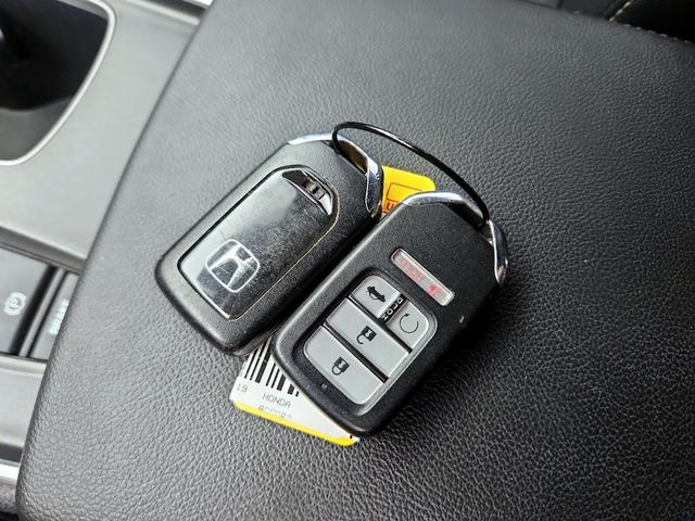 Photo of 2019 White Honda Accord