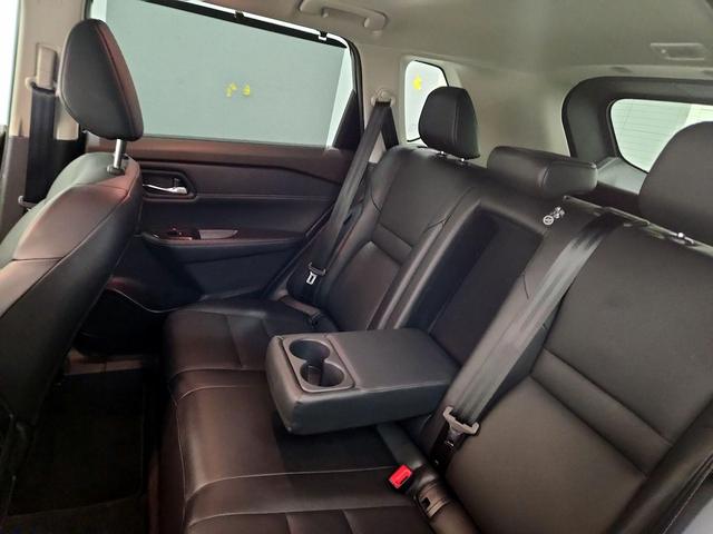 Photo of 2022 Black Nissan Rogue