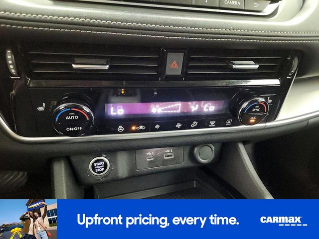 Photo of 2022 Black Nissan Rogue