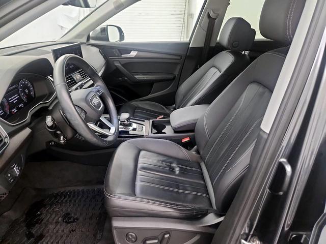 Photo of 2023 Gray Audi Q5