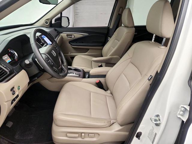 Photo of 2023 White Honda Ridgeline