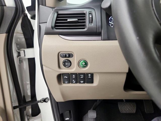 Photo of 2023 White Honda Ridgeline