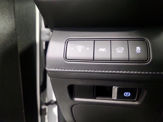 Photo of 2022 White Hyundai SANTA FE