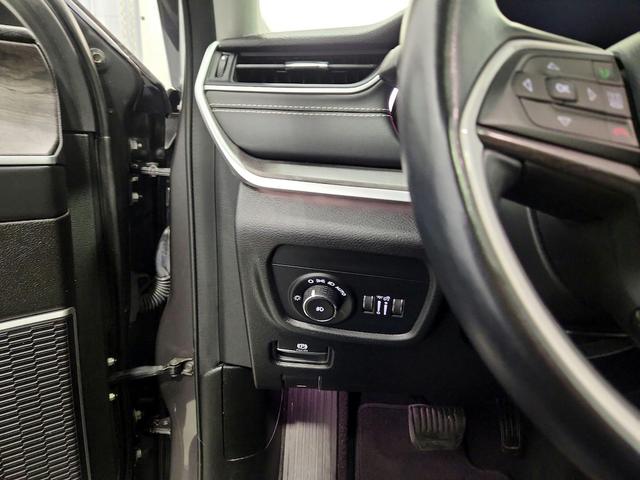 Photo of 2022 Gray Jeep Grand Cherokee L