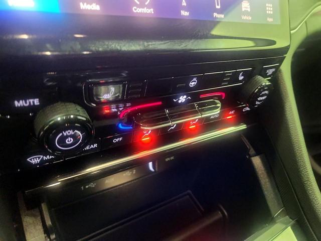 Photo of 2025 Burgundy Jeep Grand Cherokee