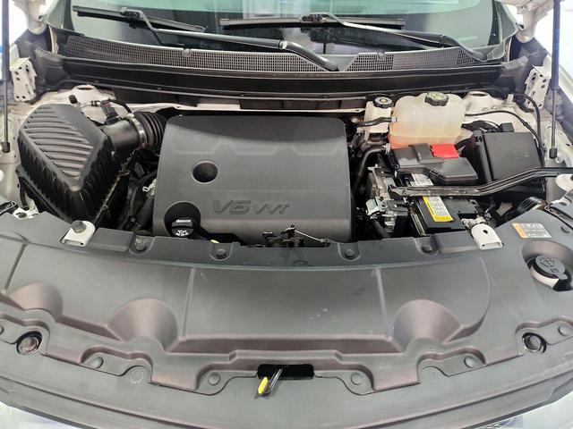 Photo of 2022 White Chevrolet Traverse