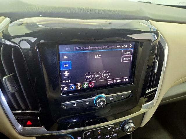 Photo of 2022 White Chevrolet Traverse