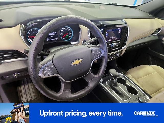 Photo of 2022 White Chevrolet Traverse