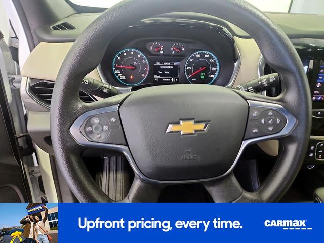 Photo of 2022 White Chevrolet Traverse
