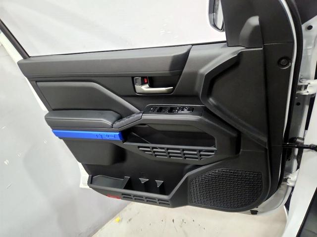 Photo of 2024 White Toyota Tacoma
