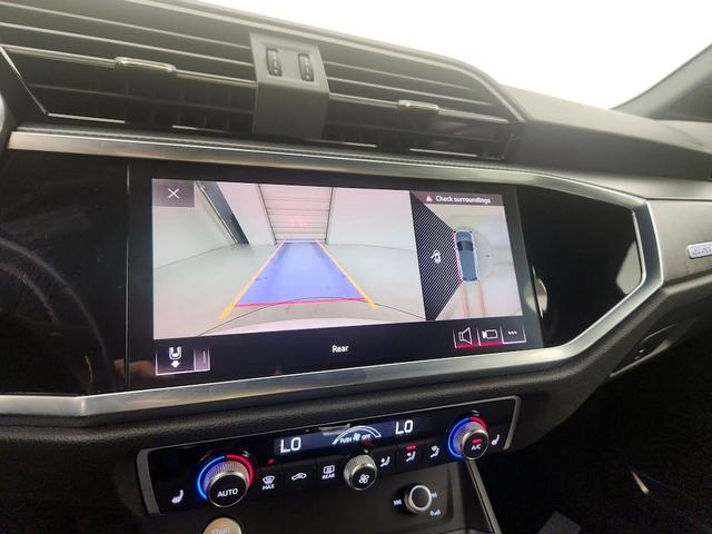 Photo of 2020 White Audi Q3