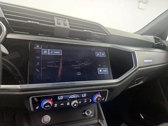 Photo of 2020 White Audi Q3