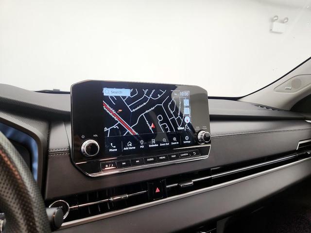 Photo of 2023 White Mitsubishi Outlander
