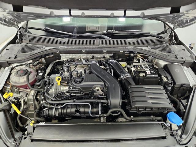 Photo of 2023 Silver Volkswagen Jetta