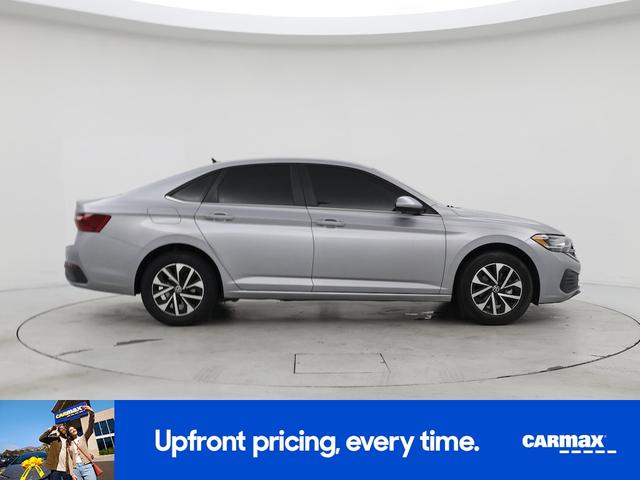Photo of 2023 Silver Volkswagen Jetta