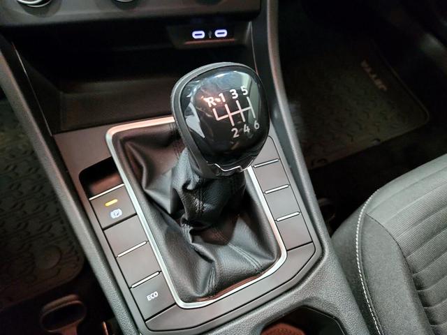 Photo of 2023 Silver Volkswagen Jetta