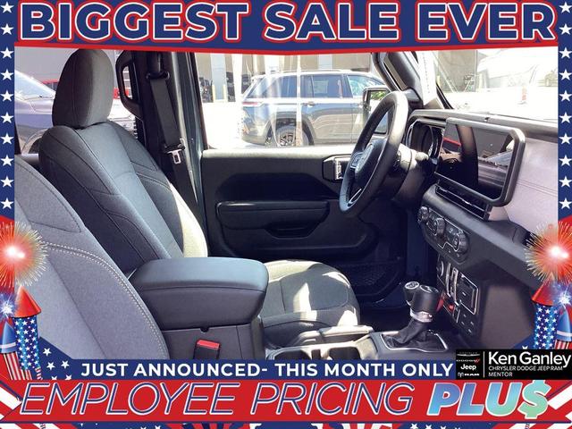 Photo of 2025 Anvil Clearcoat Jeep Wrangler