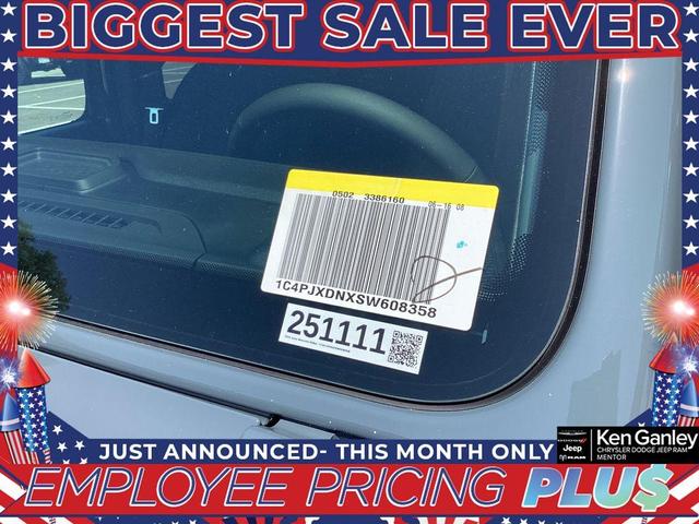 Photo of 2025 Anvil Clearcoat Jeep Wrangler