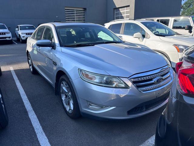 Photo of 2010 Silver Ford Taurus