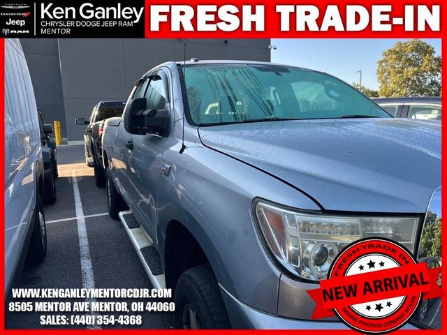 Photo of 2013 Silver Toyota Tundra