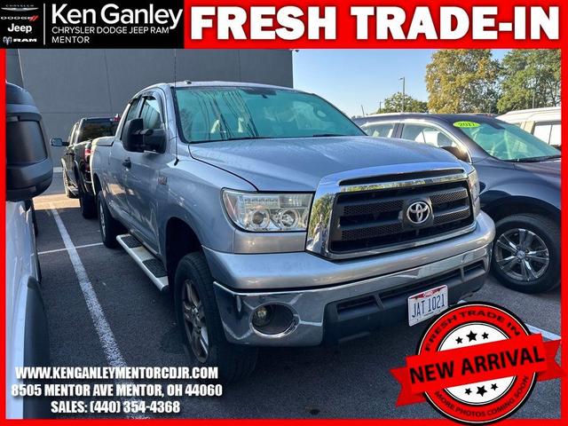 Photo of 2013 Silver Toyota Tundra
