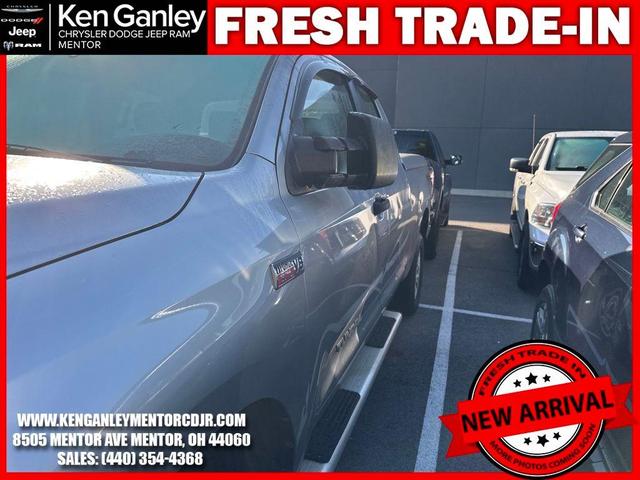 Photo of 2013 Silver Toyota Tundra