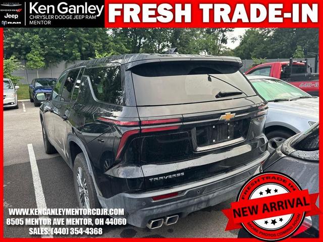 Photo of 2024 Mosaic Black Metallic Chevrolet Traverse