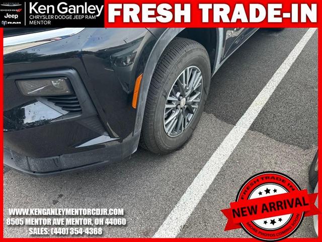 Photo of 2024 Mosaic Black Metallic Chevrolet Traverse