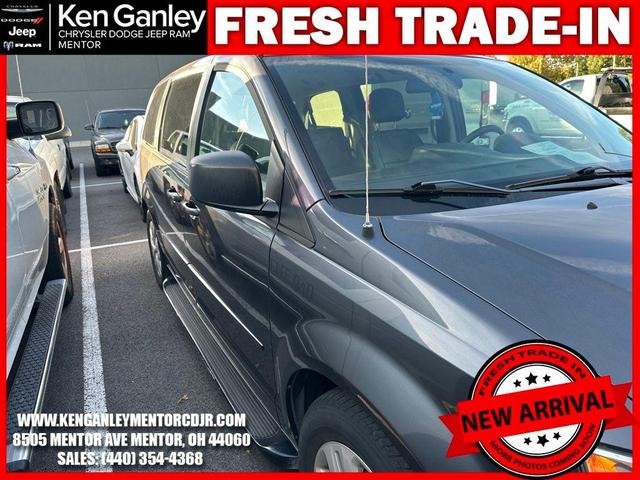 Photo of 2016 Granite Crystal Clearcoat Metallic Dodge Grand Caravan