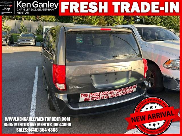 Photo of 2016 Granite Crystal Clearcoat Metallic Dodge Grand Caravan