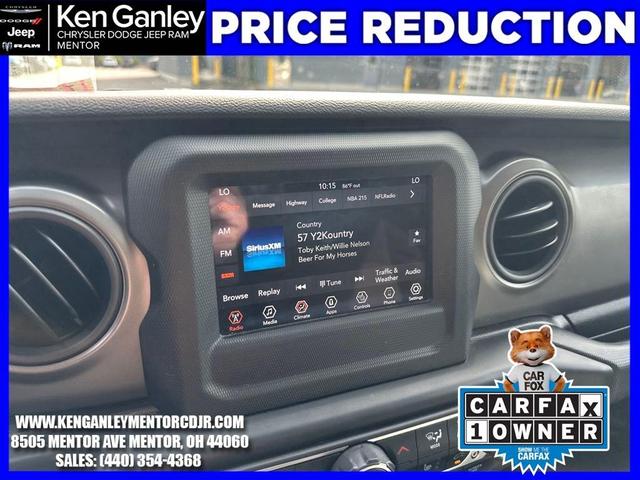 Photo of 2022 Black Clearcoat Jeep Gladiator