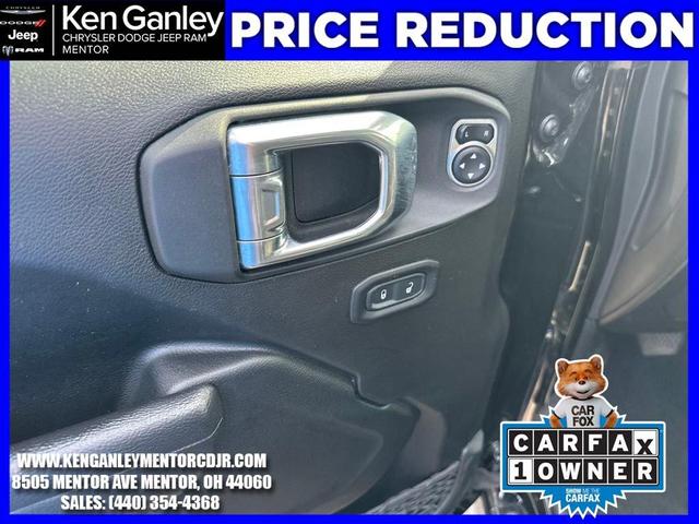 Photo of 2022 Black Clearcoat Jeep Gladiator