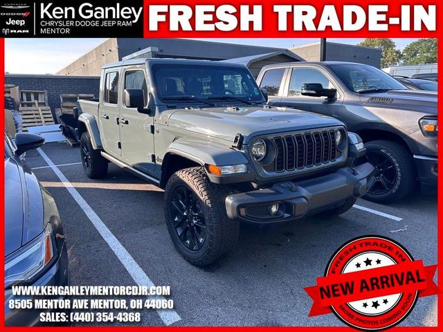 Photo of 2024 Anvil Clearcoat Jeep Gladiator