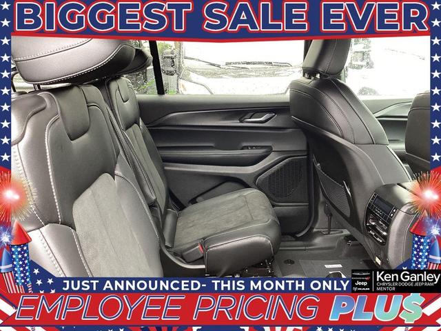 Photo of 2025 Metallic Jeep Grand Cherokee L
